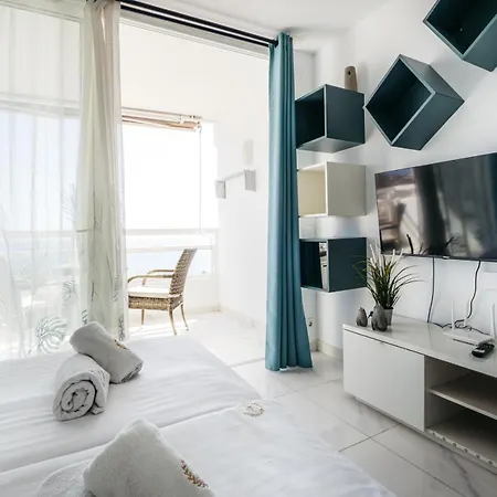 Sunny Oceanview Ponderosa In Costa Adeje Aparthotel 4*